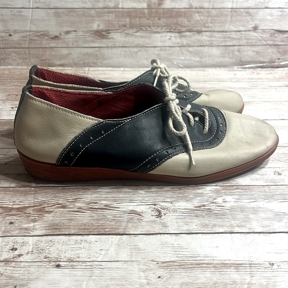 Vintage Biff California Oxford Shoes Tan and Navy Shoes - Picture 2 of 11